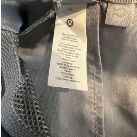 NWT Lululemon NWT Easy Access Crossbody Bag - Rhino Grey/Electric Lemon - Picture 12 of 13